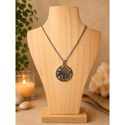 Cadena con colgante de tetragrámaton de 4 cm