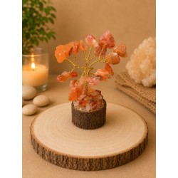 Árbol de alambre con cornalina y base de madera