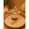 Árbol de alambre con cuarzo transparente y base de madera