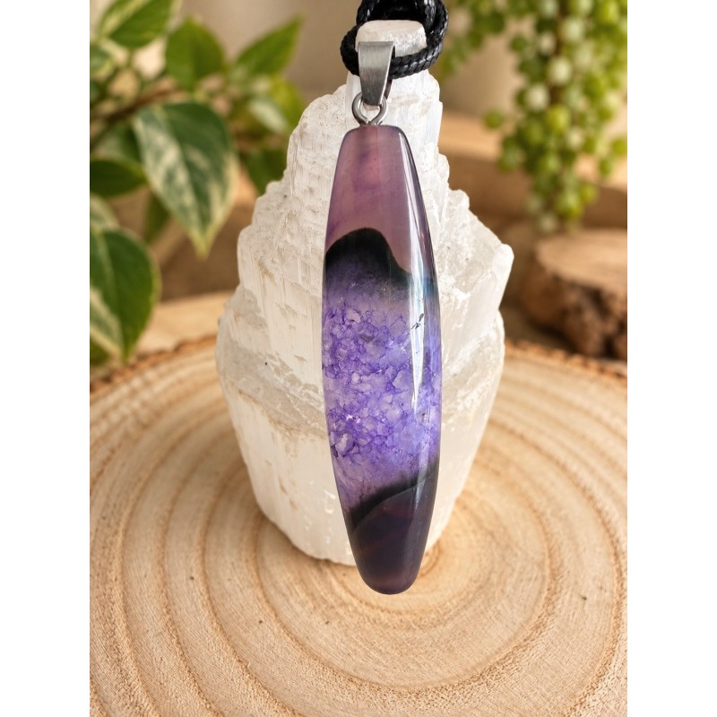Colgante de ágata teñida violeta pulida