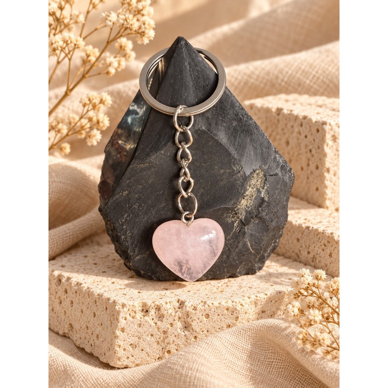Llavero de acero con corazón de cuarzo rosa
